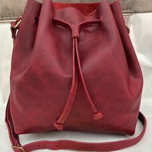 🦄SANGRIA!🦄 Portland Leather Goods Large Bucket Crossbody Bag